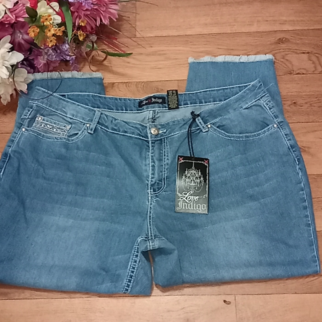 Nwt"Love Ingio" Designer Denim Raw Hem Jeans